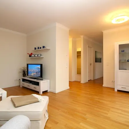 Jagdschloss Zu 13 * Hohen Niendorf